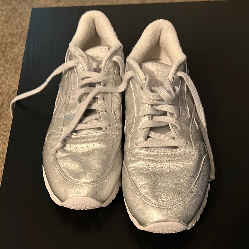 Reebok classics silver metallic